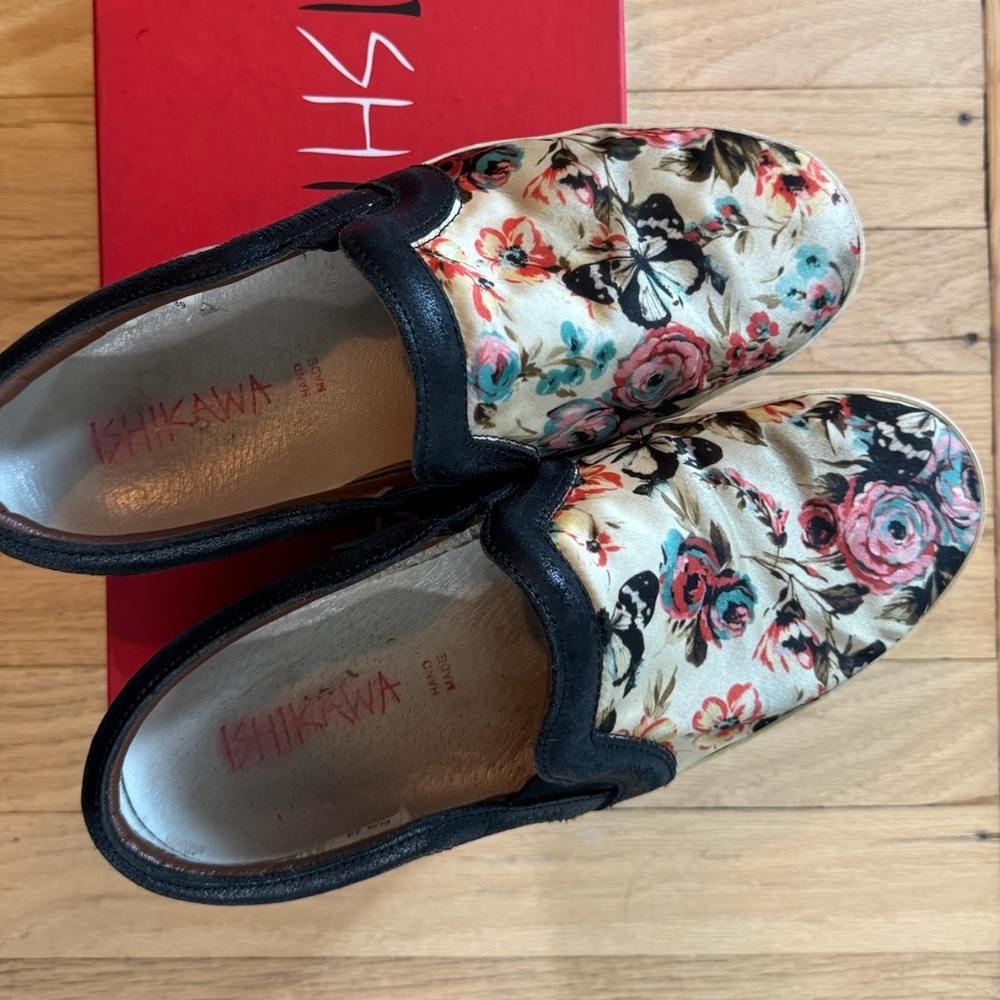 BEAUTIFUL ISHIKAWA Hand Painted Slip Ons